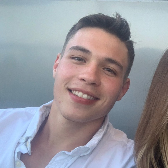 Meet your Posher, Andrew - Picture 1 of 1